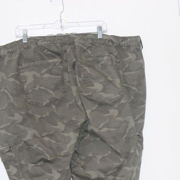 Torrid Boyfriend Stretch Twill Mid Rise Pant Size 4 Plus size - Picture 8 of 12